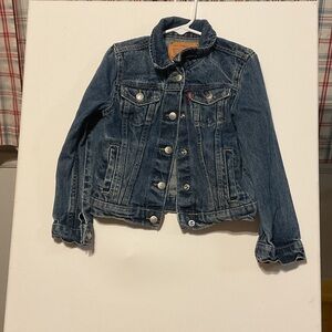 Gently used vintage Levi’s denim jacket size 5-6 boys